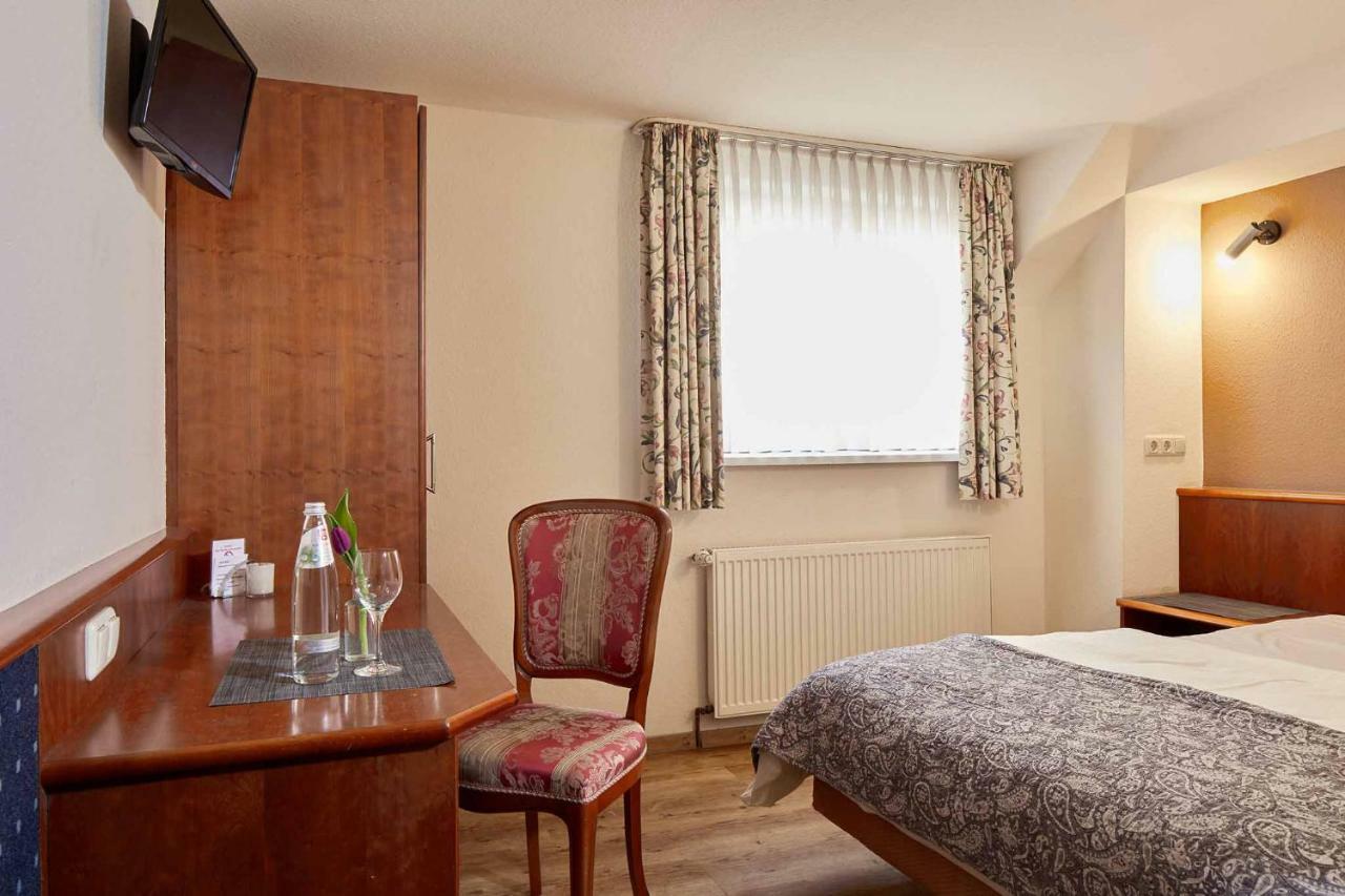 Hotel Eisenbahn Карлщат Екстериор снимка